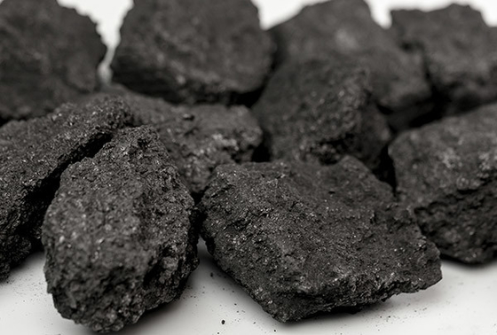 0,8% carbones 30mm-70mm du coke 98,5% d'Ash Anode Block Calcined Petroleum